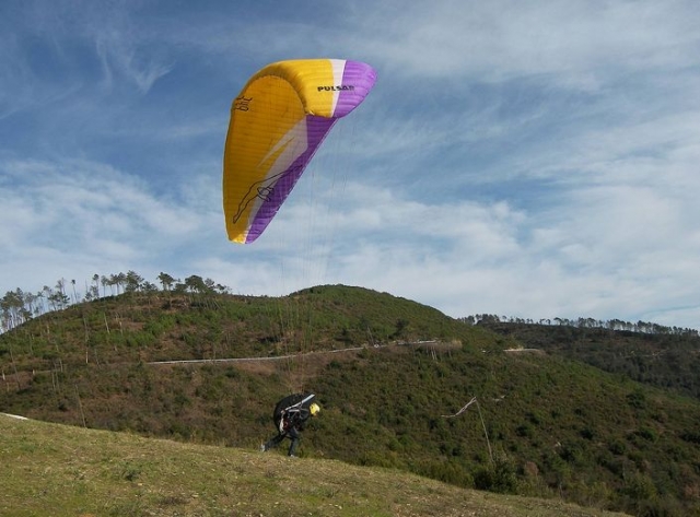  Vuelo sobre los volcanes de Auvernia en parapente